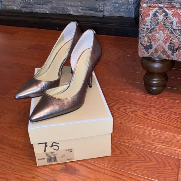 Pre owned Michale Kors Leather heels - Picture 10 of 10